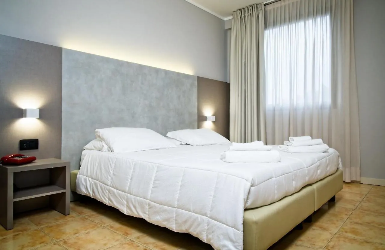 Albergo Papillon Cazzago San Martino 3*,  İtalya